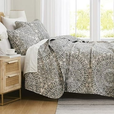 Southshore Fine Living, Inc. Ashanti Collection Oversized King Quilt Bedding Set Lightweight, Soft Bedspread 3-Piece, Two Matching Shams (108 in Wide x 98 in Long), Grey, King/California King