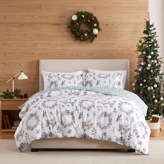 Southshore Fine Living, Inc. Christmas Comforter Set Queen with 2 Shams - Classical Wreath Print