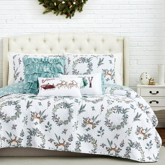 Southshore Fine Living, Inc. Christmas Quilt Set Full, Snowflake Over Christmas Trees & Reindeer