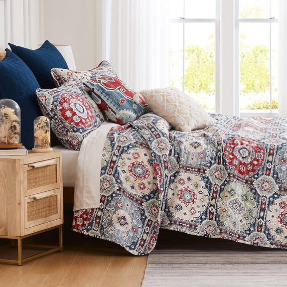 Southshore Fine Living, Inc. Full or Queen Quilt Bedding Set, 7-Pieces with 2 Pillow Shams, 2 Euro Shams, 2 Throw Pillows, Boho Bedding Set, Queen or Full Size Quilts for Bed, Kilim Blue and Red
