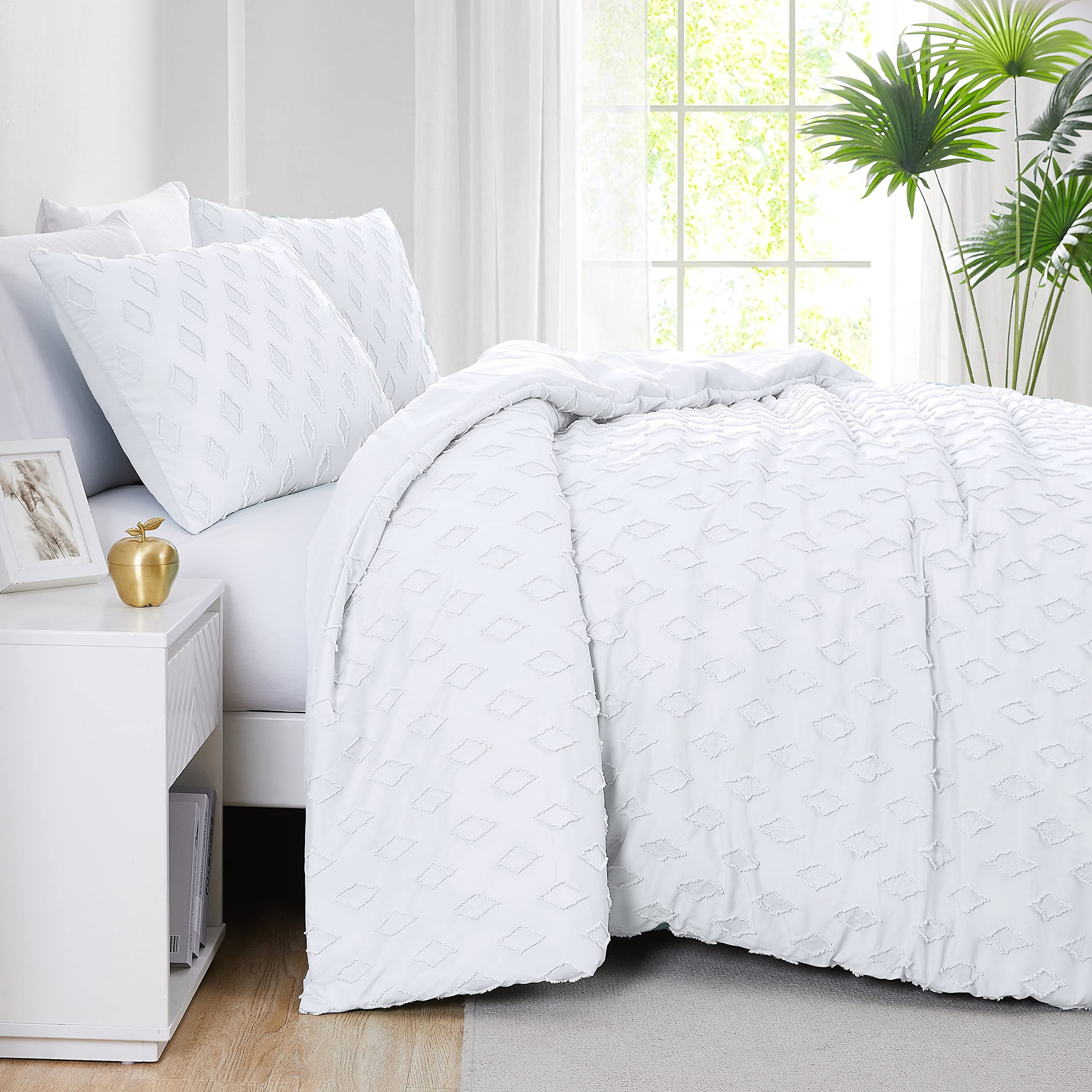Southshore Fine Living, Inc. Jacquard Tufted King/Cal King Duvet Cover Set, Bed Set, Delta White