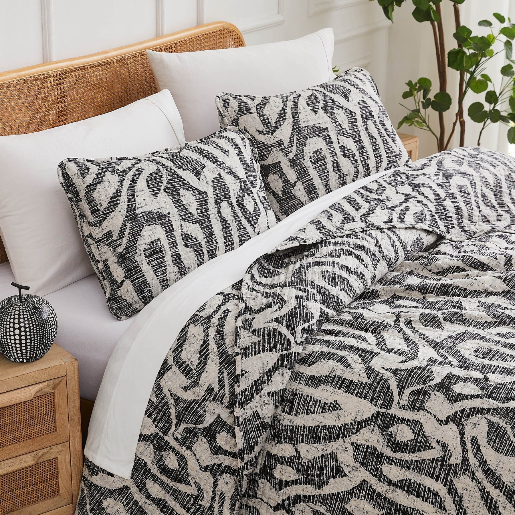 Khari Slate Oversized King Microfiber Quilt Set with Pillow Shams