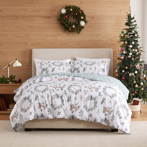 Southshore Fine Living, Inc. King Size Christmas Duvet Cover and Shams - Wreath & Reindeer Print