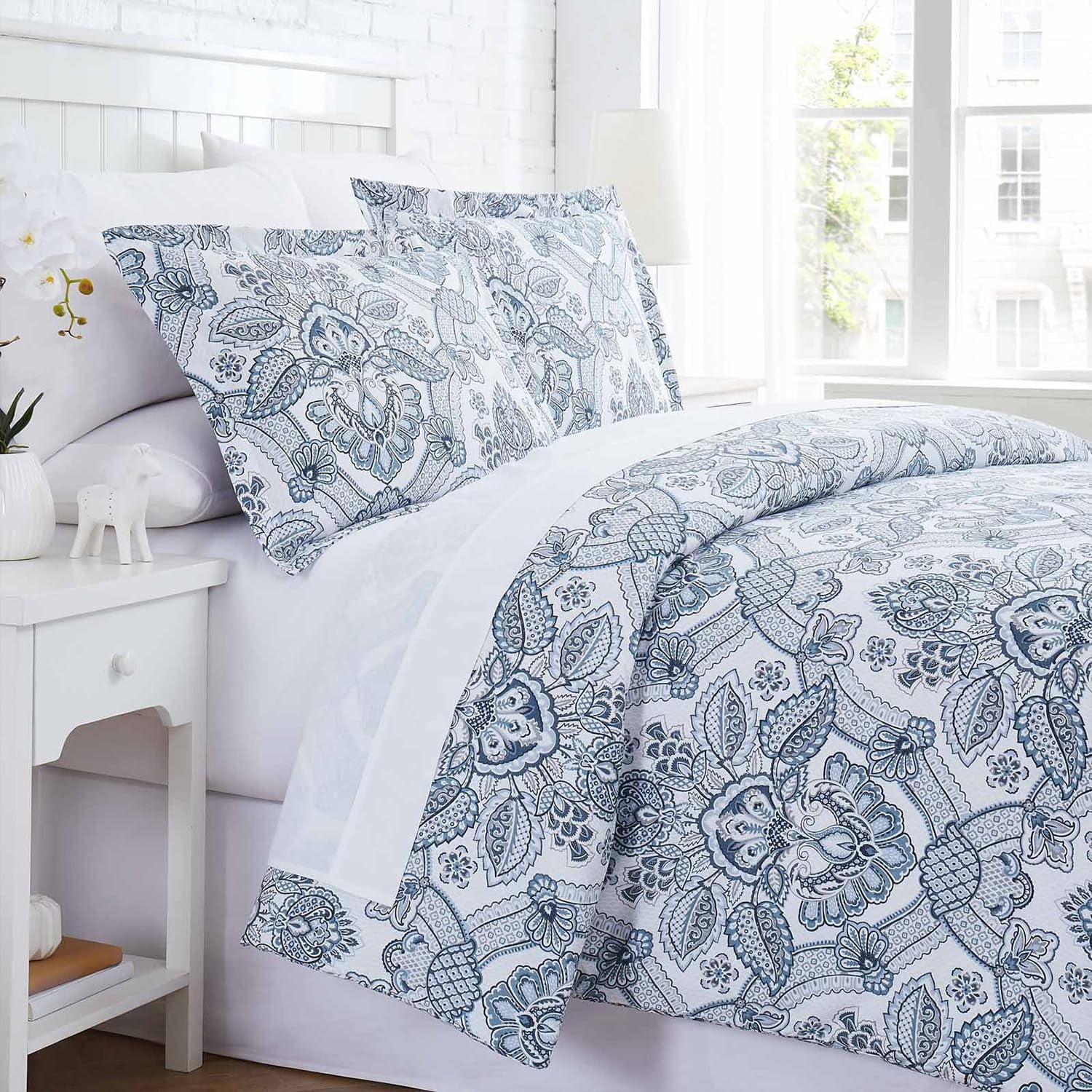 Enchantment Blue Floral Microfiber Full Quilt Set