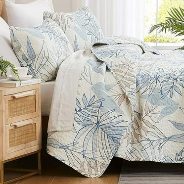 Southshore Fine Living, Inc. Oversized King Quilt Bedding Set, 3-Piece, King Size Blue Quilt with 2 Shams, Tropical Print Quilt Bedspread for King and California King Beds, Soft Microfiber, Blue
