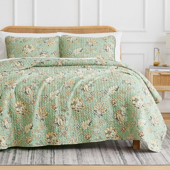 Southshore Fine Living, Inc. Oversize Quilts for King Size Bed, 3-Piece Lightweight Bedding Set with Floral Coverlet and 2 Pillow Shams, All Season California King Bed Spread, Jacobean Willow Green
