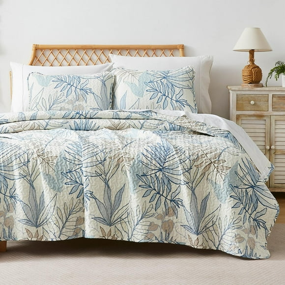 Southshore Fine Living, Inc. Oversized Full/Queen Quilt Set, All Season Microfiber Quilted Coverlet with 2 Quilted Pillow Shams, Tropical Print, Lightweight Queen Bedspread, Blue