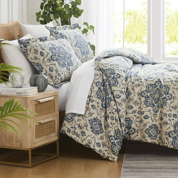 Southshore Fine Living, Inc. Persia Collection Oversized King Duvet Cover Set, Printed Duvet Cover 3-Piece, Two Matching Shams (108 in Wide x 98 in Long), Indigo Blue, King/California King