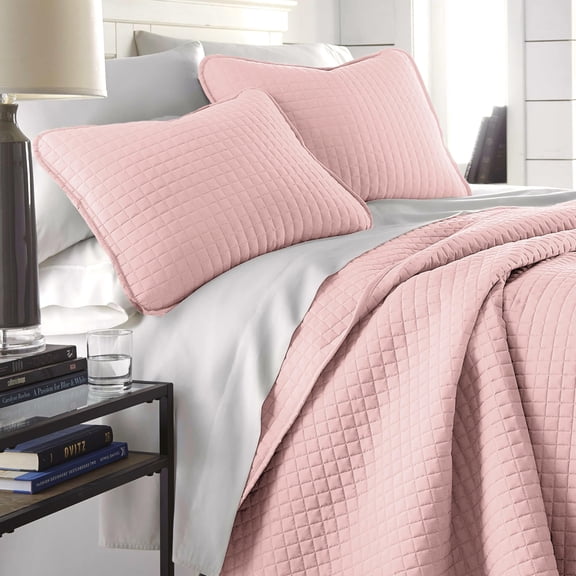 Southshore Fine Living, Inc. Queen Quilt Set, Full Size Bed Set with 2 Pillow Shams, Pastel Pink