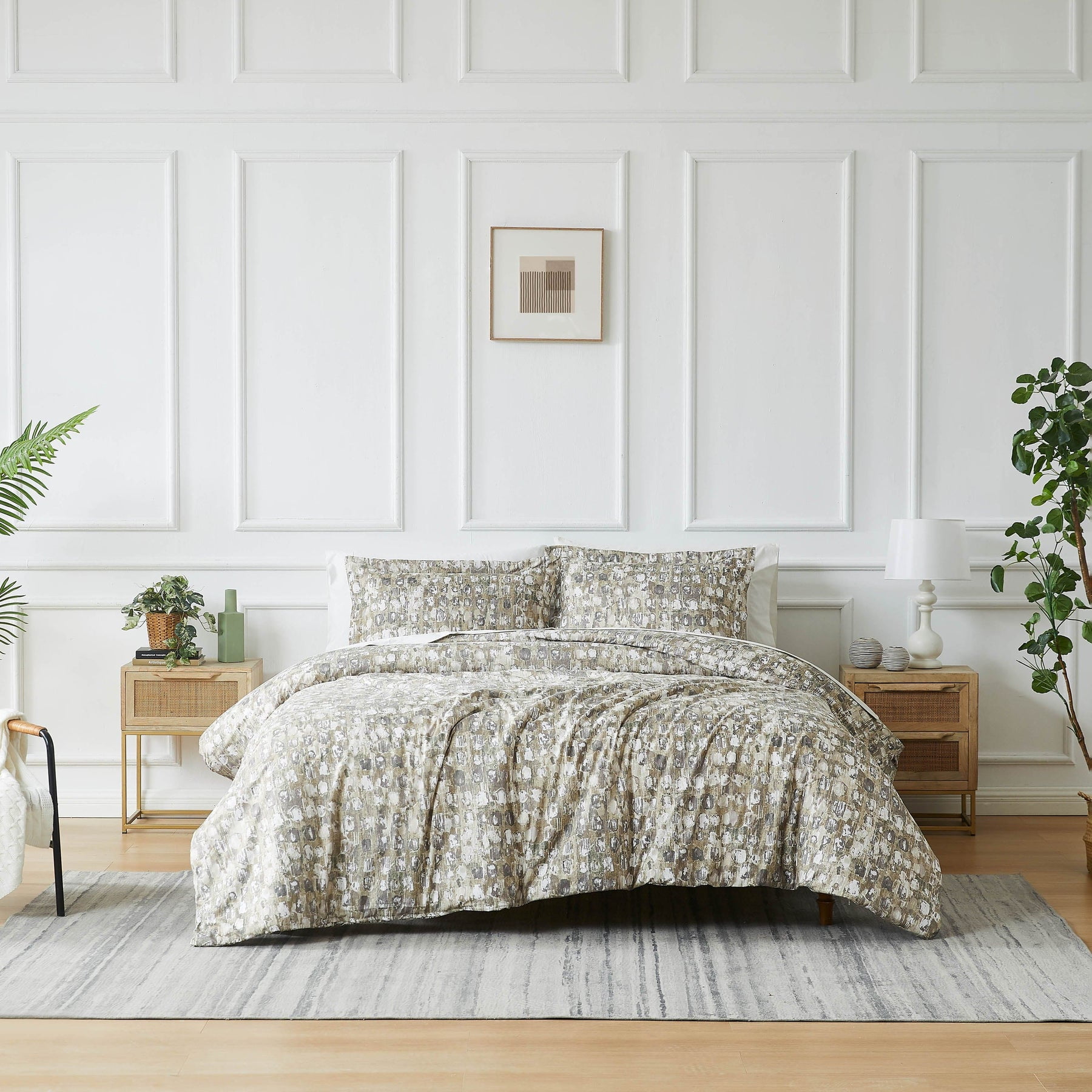 Rhythm Taupe Full/Queen Microfiber Duvet Cover Set with Shams