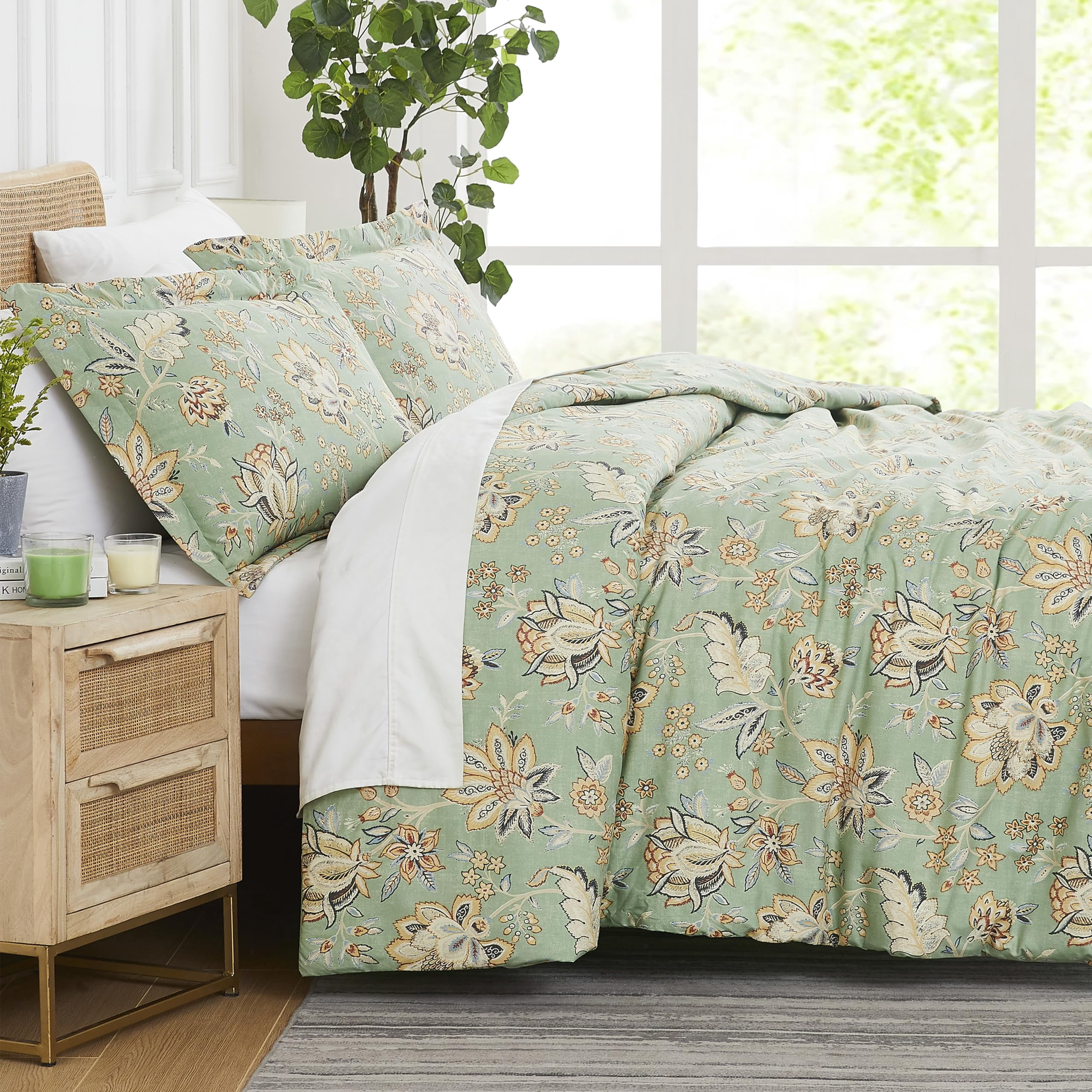 Southshore Fine Living Vilano Oversized Duvet Cover Set, Willow Green Duvet Cover, Full/Queen - Ultra-Soft Microfiber Bedding Set with Zipper Closure, Easy Care - 1 Duvet, 2 Shams