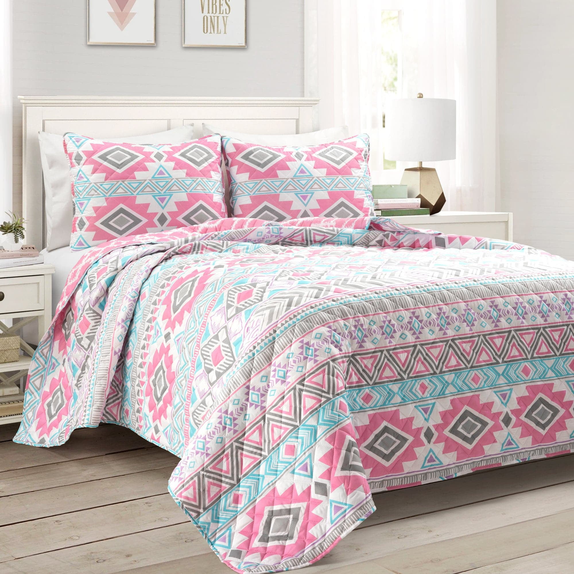 Southwestern Pink and Turquoise Microfiber Twin Reversible Quilt Set