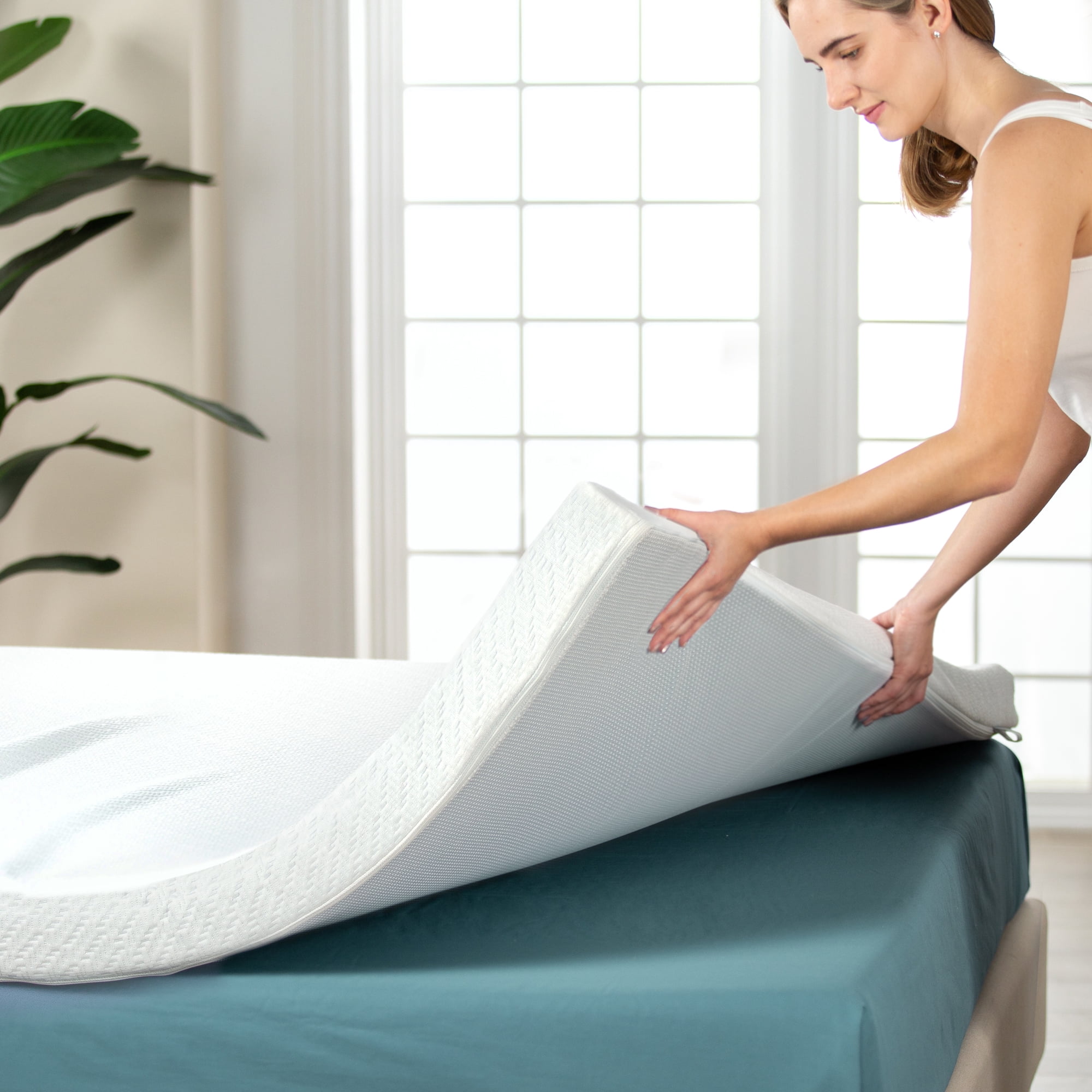 Twin White Gel Memory Foam Mattress Topper with Cooling Cover