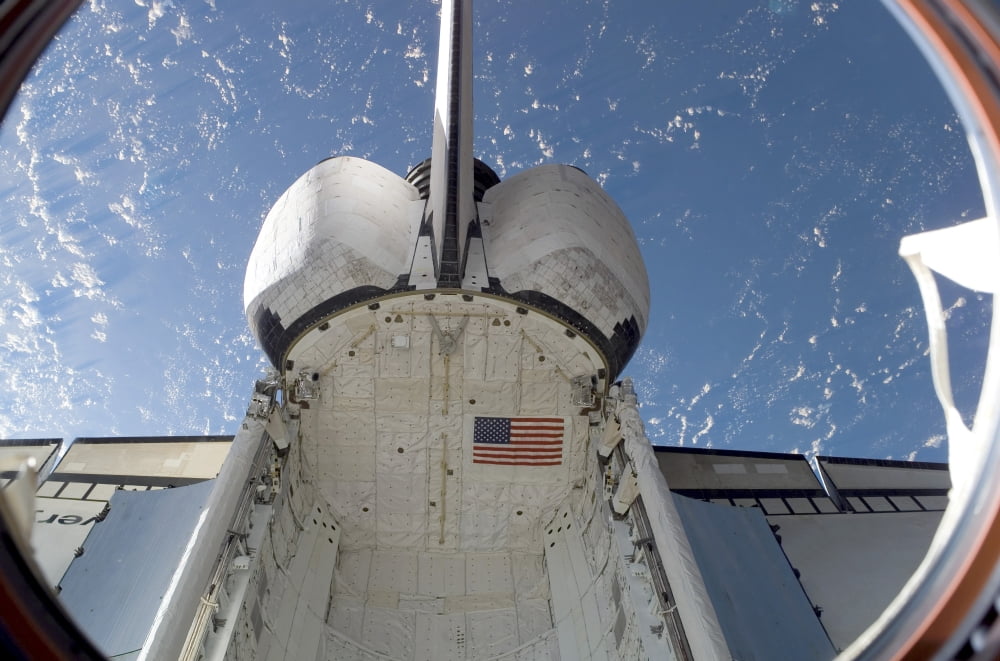 Space Shuttle Discovery Canvas Art - Stocktrek Images (34 x 23)