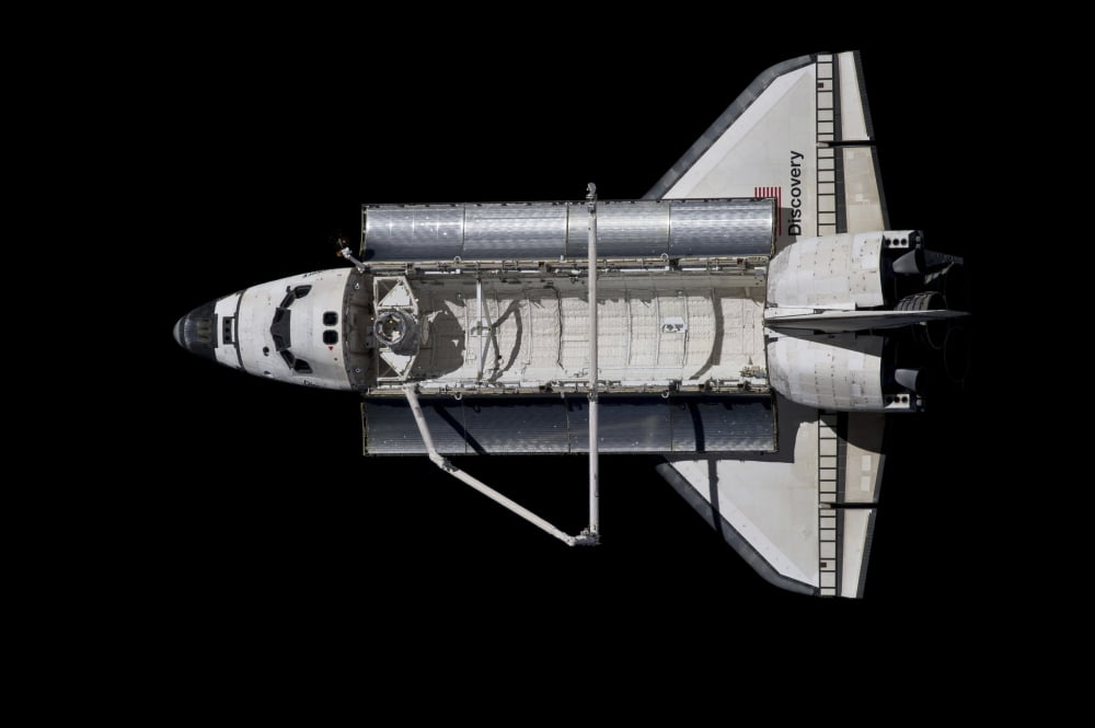 Space Shuttle Discovery Canvas Art - Stocktrek Images (34 x 23)