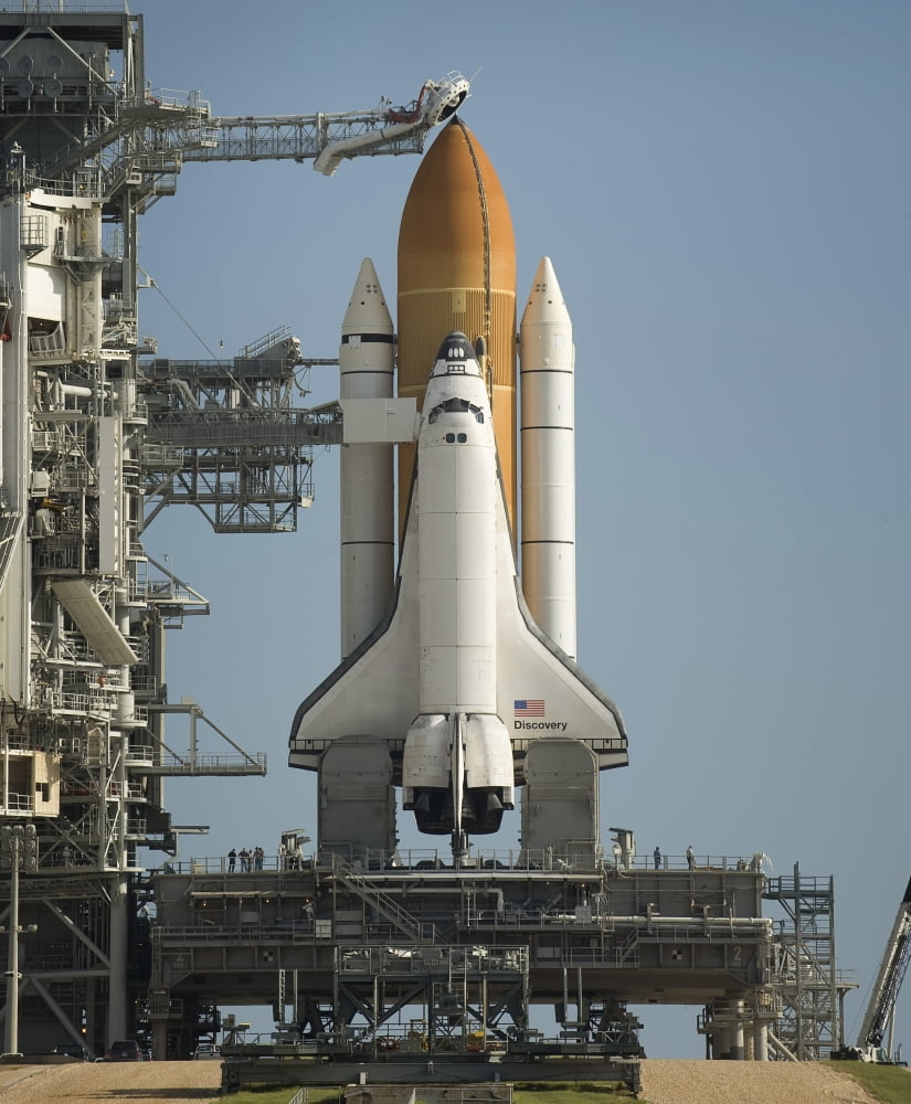 Space Shuttle Discovery sits ready on the launch pad at Kennedy Space Center Canvas Art - Stocktrek Images (26 x 31)