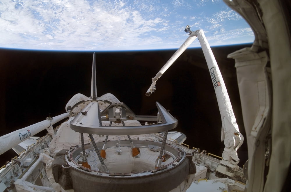 Space Shuttle Discoverys payload bay Canvas Art - Stocktrek Images (34 x 23)
