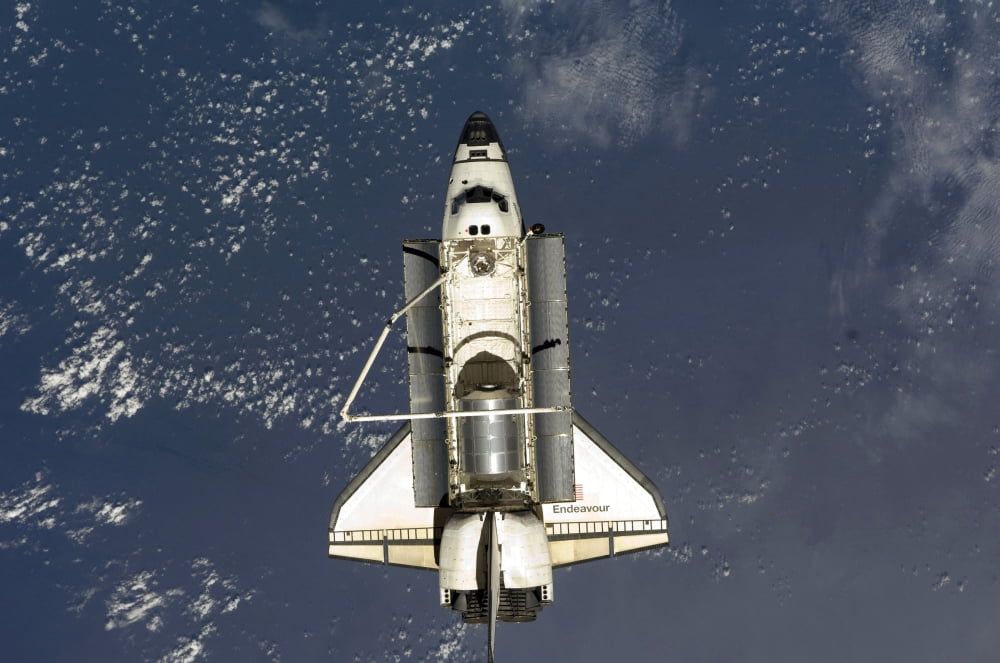 Space Shuttle Endeavour Canvas Art - Stocktrek Images (35 x 23)
