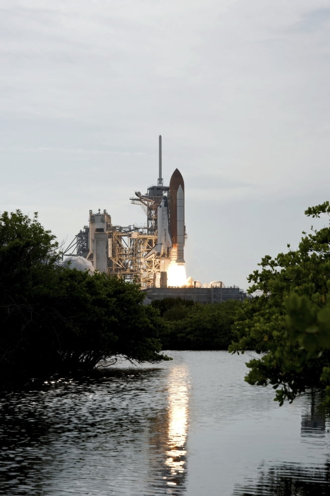 Space Shuttle Endeavour lifts off from Kennedy Space Center Canvas Art - Stocktrek Images (23 x 34)