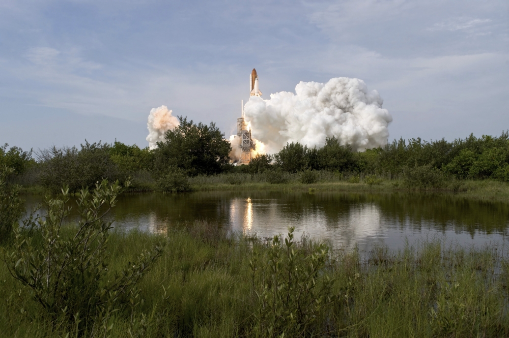 Space Shuttle Endeavour lifts off from Kennedy Space Center Canvas Art - Stocktrek Images (34 x 23)