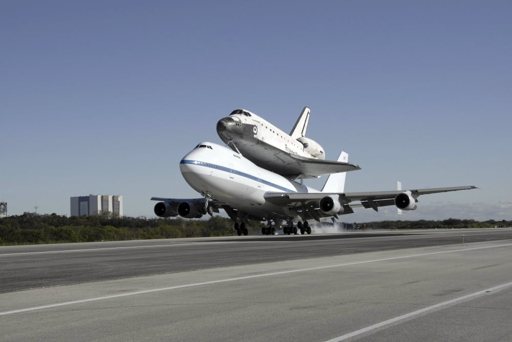 Space Shuttle Endeavour mounted on a modified Boeing 747 shuttle carrier aircraft Canvas Art - Stocktrek Images (34 x 23)