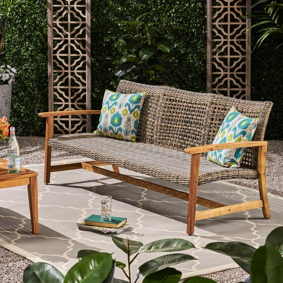 Spacious 3-seater Design / Sofa for Comfortable Outdoor Gathering