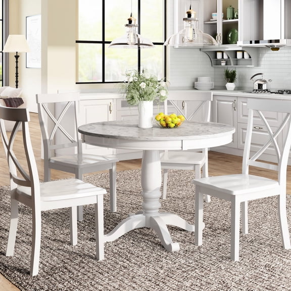 Spacious table - Ample dining area - Group meal - Allows for comfortable dining