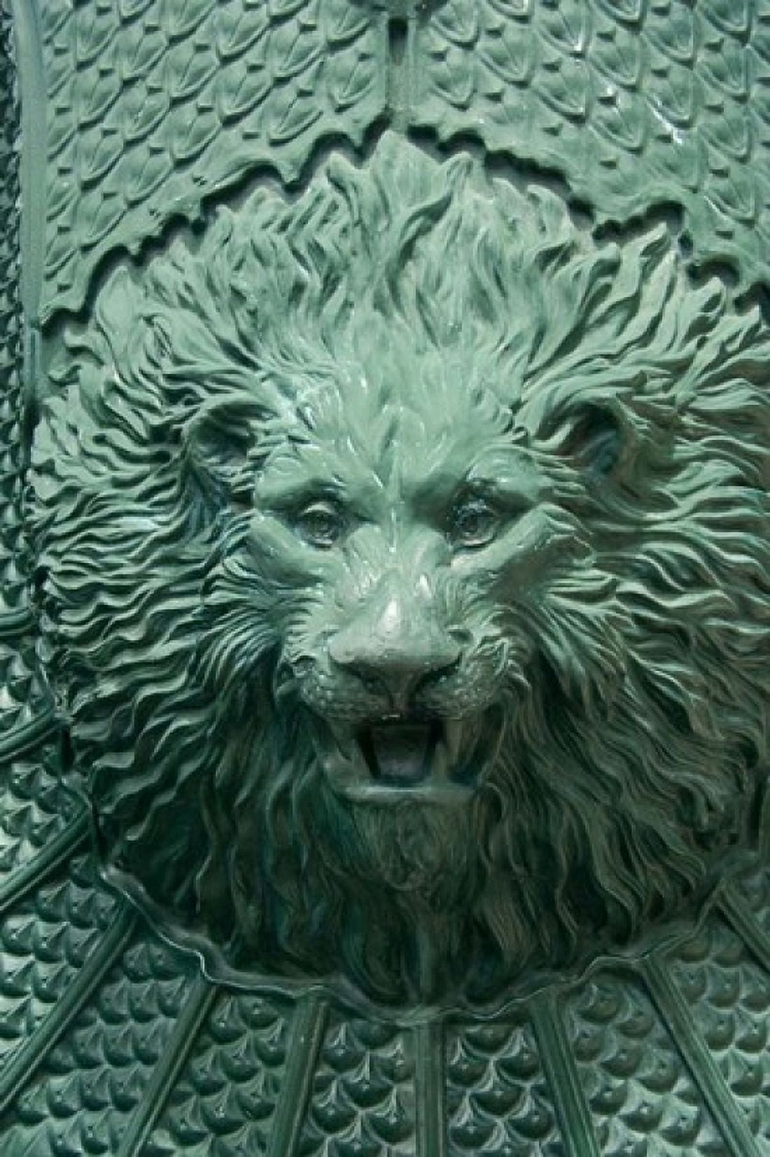 Spain Bilbao Lion fountain Waterfront Canvas Art - Cindy Miller Hopkins DanitaDelimont (11 x 17)