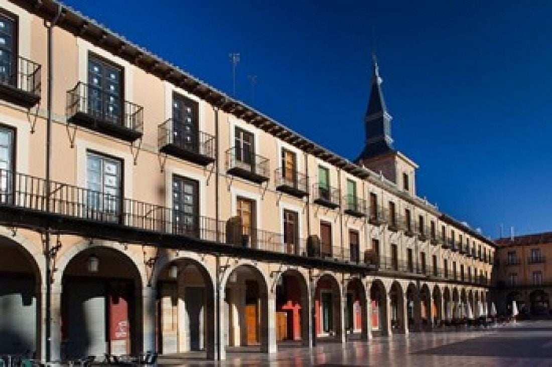 Spain Castilla y Leon Leon NH Plaza Mayor Hotel Canvas Art - Walter Bibikow DanitaDelimont (38 x 25)