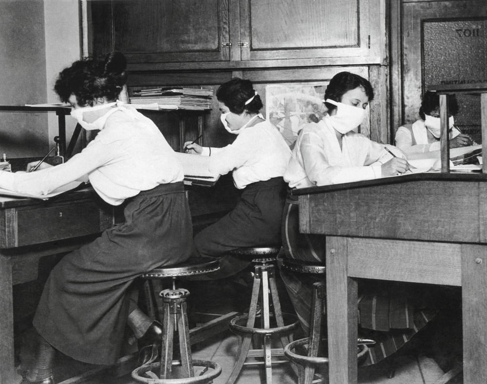 Spanish Flu Epidemic 1918-1919 In America. Young Women Office Workers ...