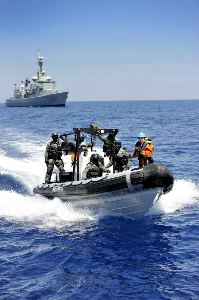 Spanish marines depart the Spanish navy Descubierta-class corvette SPS Infanta Elena Canvas Art - Stocktrek Images (23 x 34)
