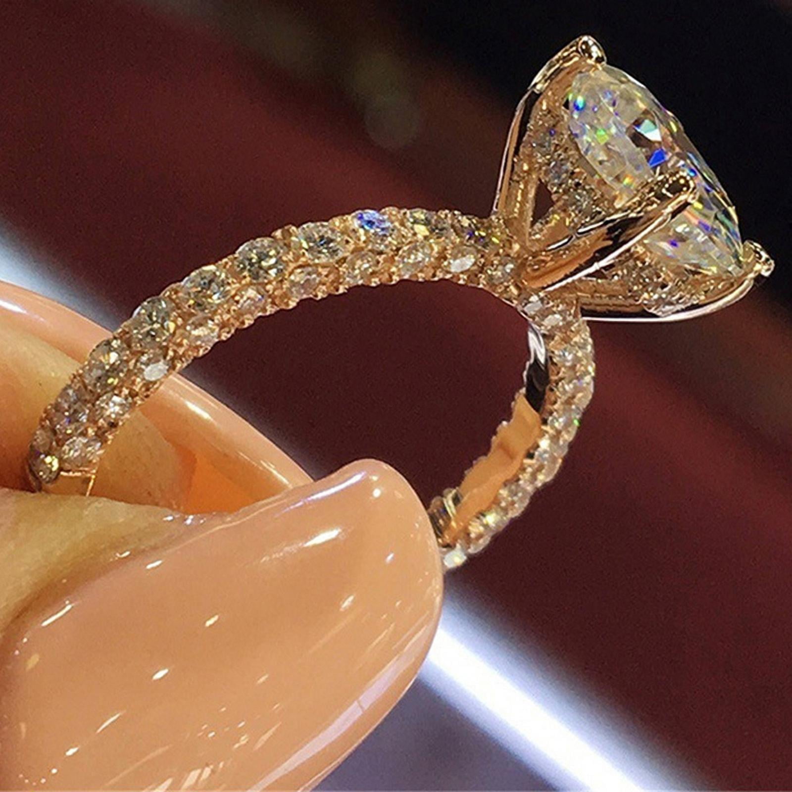 Graduated Single Prong Diamond Ring | Fashion rings, Big diamond engagement  rings, Big diamond rings