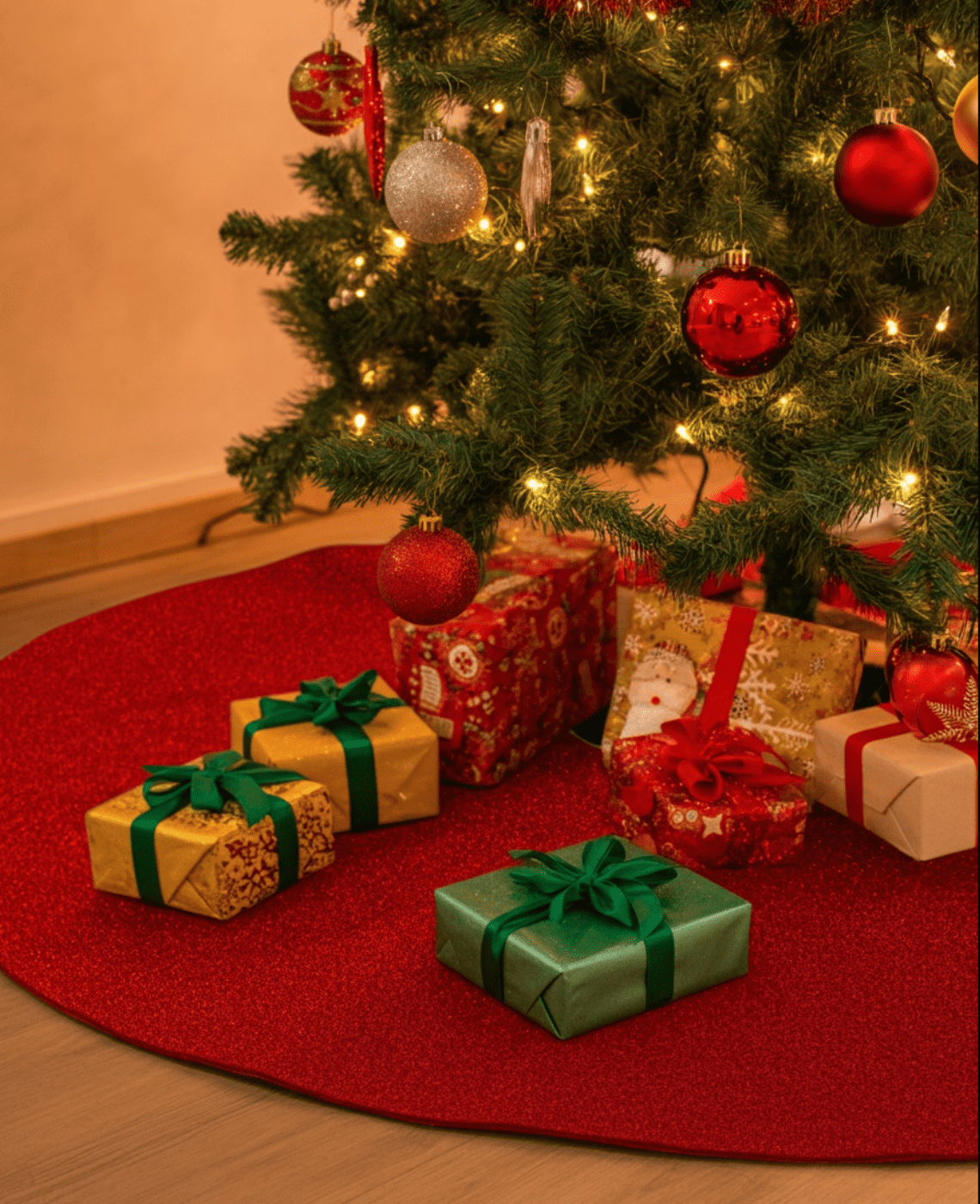Red Sparkling Glitter Felt Christmas Tree Skirt, 28-inch