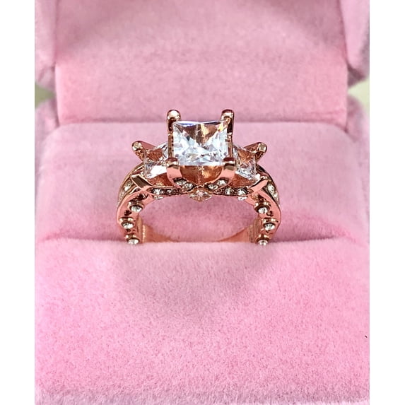 Sparkling Princess Geometric Metal Ring with Alloy Inlaid Artificial Gems for Women | Electroplated Finish | Fashion Micro-Set Design