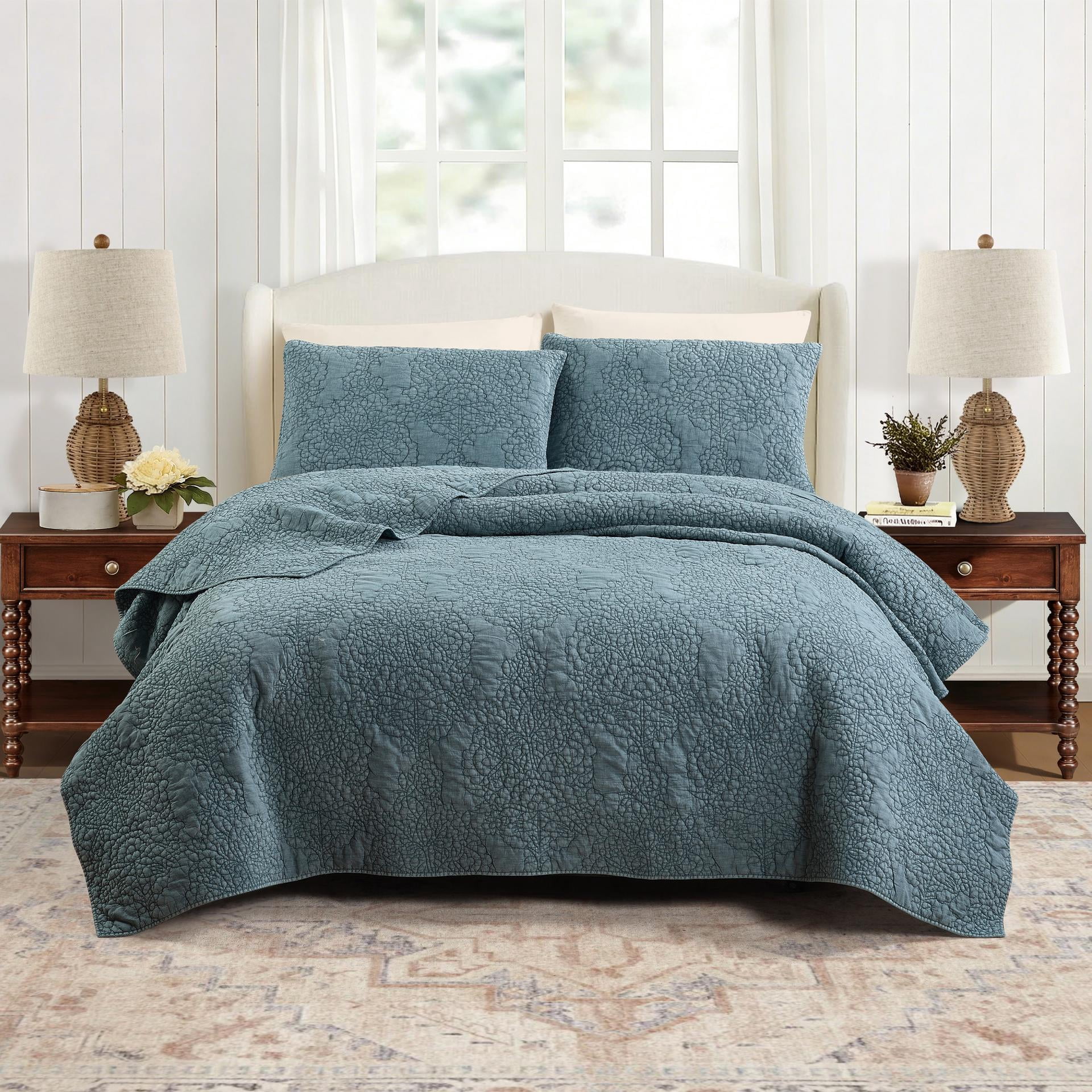 Spartina 449 Mystic Floral 3-Piece Solid Teal Quilt Set, King