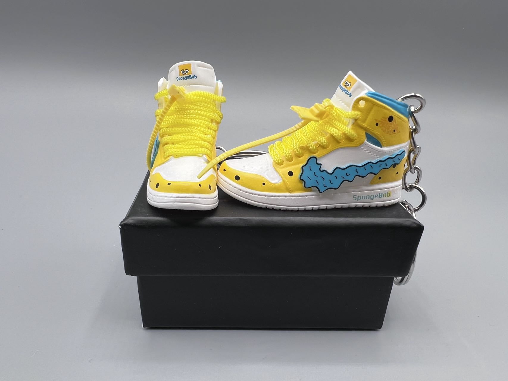 Air Jordan 3D Mini Sneaker Keychain, Basketball Sneaker Collectible A Pair With Box