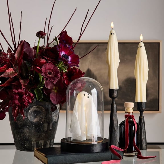 Spooky Floating Black Ghost Resin Candle Holder, Gothic Dark Mantel Candelabra, Eerie Halloween Table Ornament for Indoor Holiday Party and Spooky Home Atmosphere Styling, Black-C