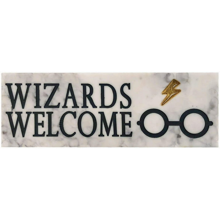 【新品未開封・送料無料】 Spoontiques Wizards Welcome Decorative Sign Multicolored 安全・保護用品