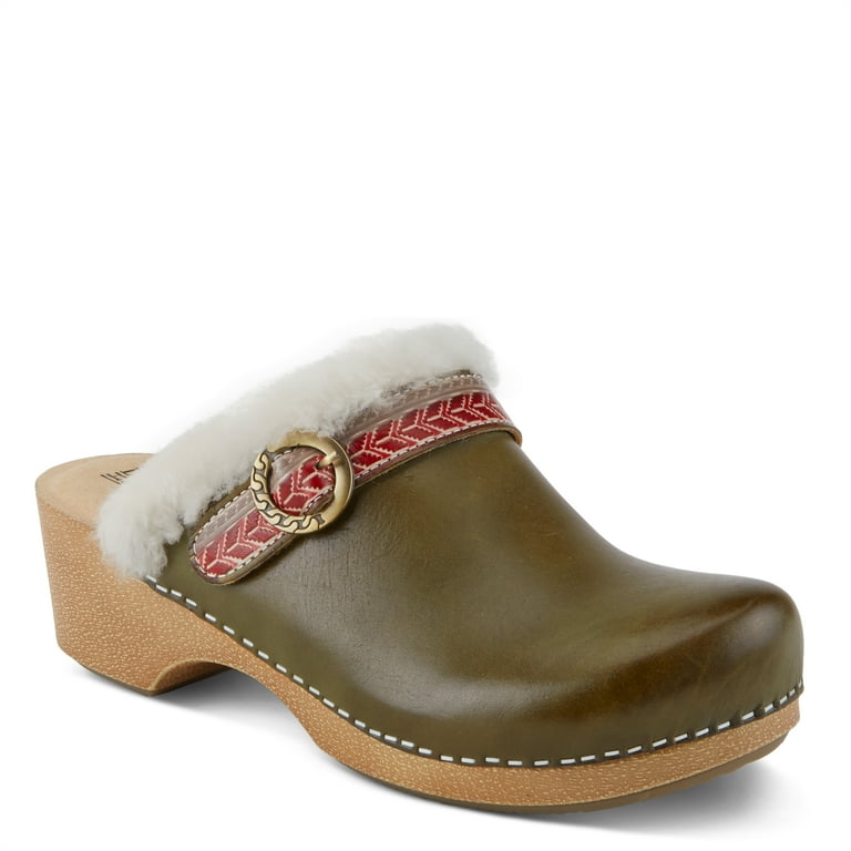 Clogs with springs clearance