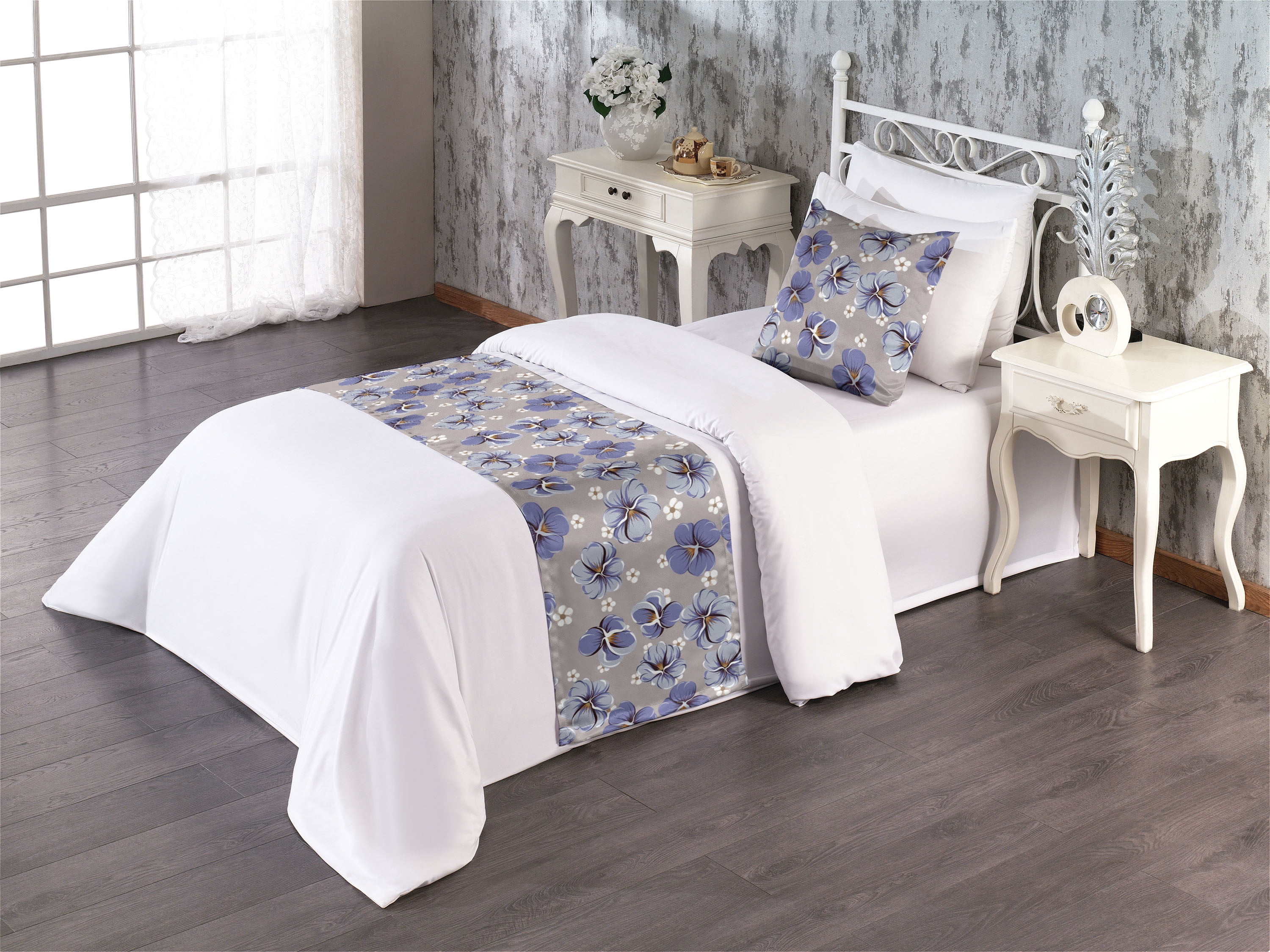 Springtime Bed Runner Set, Romantic Inspired Flowers Vintage Pattern ...