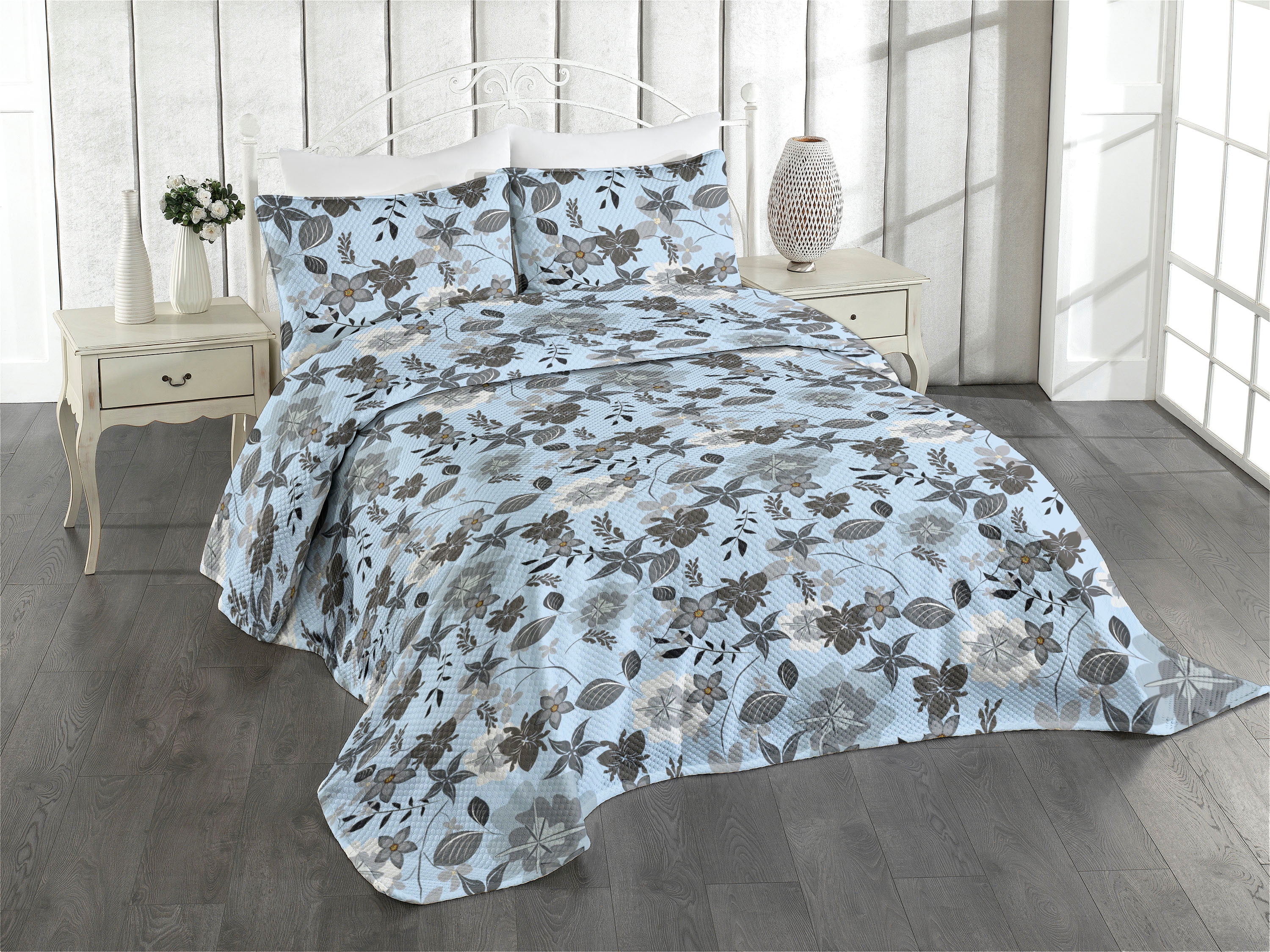 Springtime Bedspread, Delicate Floral Pattern with Jungle Boho Leaves