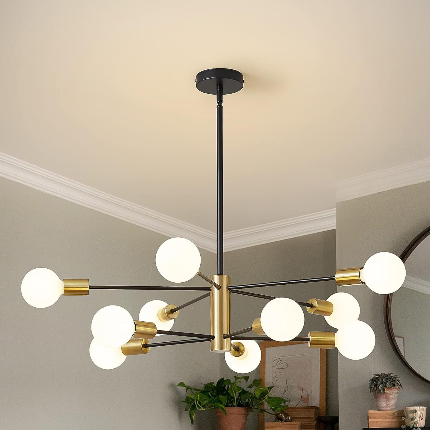 Black and Gold Metal 10-Light Sputnik Chandelier