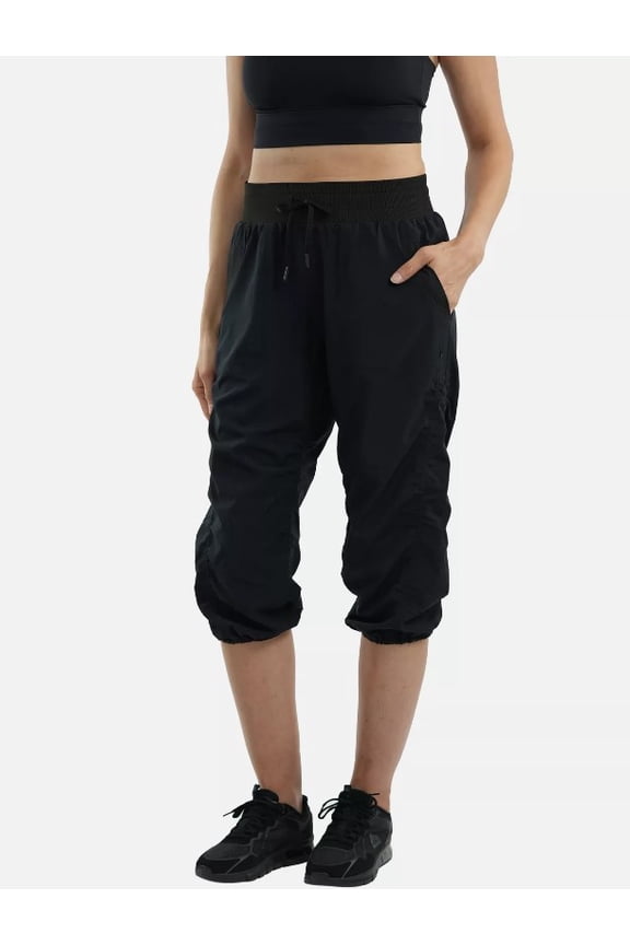 Ladies' Size Medium (8-10) Active Woven Capri, Black