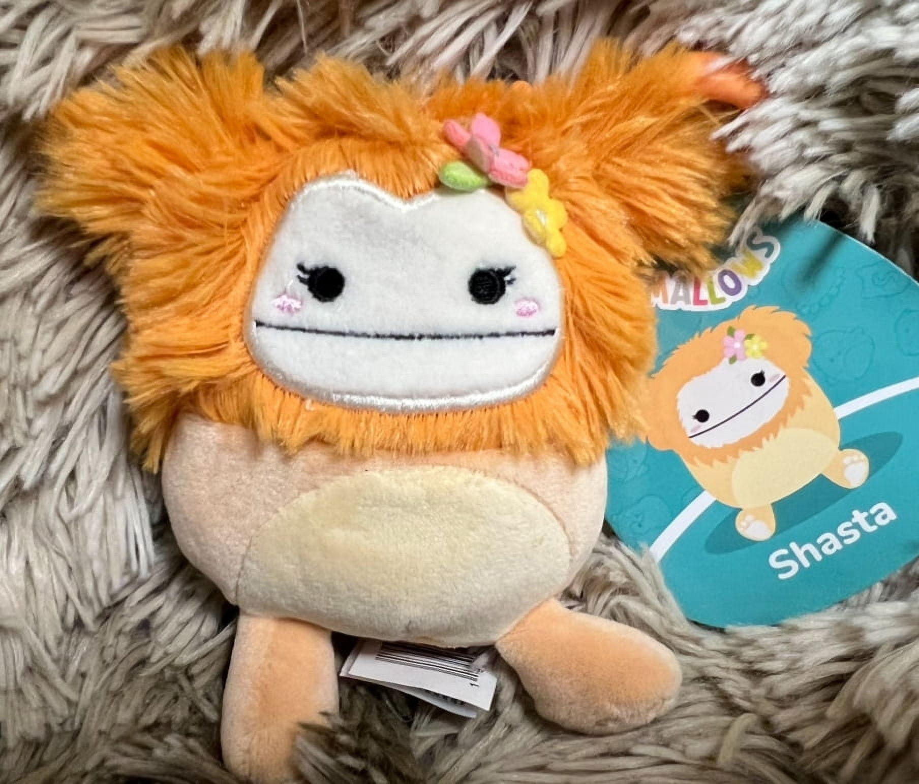 Squishmallows Bigfoot Peach Flower Shasta Keychain