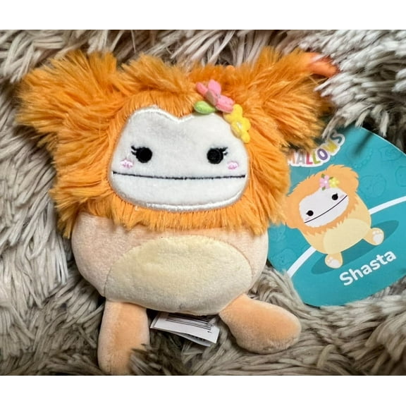 Squishmallows 3.5" Bigfoot Peach Flower Shasta Keychain