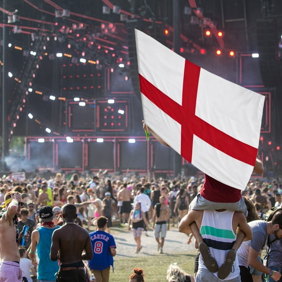 St Georges Flag 5ft x 3ft, Large England Flag with Brass Grommets, Durable Banner for Parade, Garden, Home