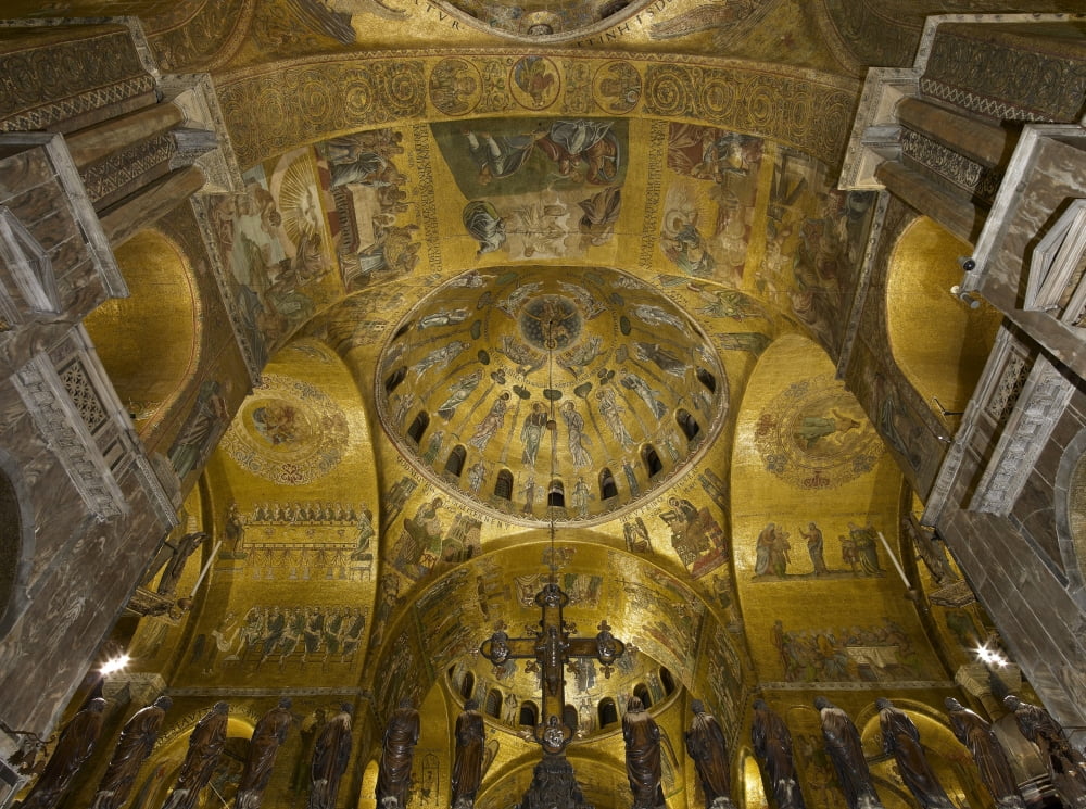St Marks Basilica Canvas Art - (24 x 18)
