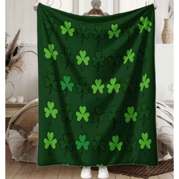 St Patrick's Day Clover Print Flannel Blanket, Dark Green Four-Leaf Clover Design, Soft Warm All-Season Polyester Throw for Home Camping Travel, Machine Washable