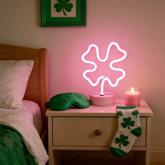 St. Patrick's Day LED Window Light with Clovers, Battery and USB Operated Hanging Lamp with Suction Cups, Four-Leaf Clover Lights for Home Decor, Indoor Outdoor Bedroom Kitchen Festival Decoration