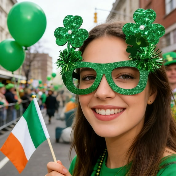 St. Patrick's Day Shamrock Glasses 1PC,Fun Party Eyewear Festive Green Leaf Frame for Irish-Themed Celebrations and Photo Props